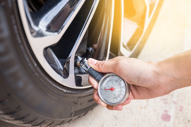 how to check low tire pressure